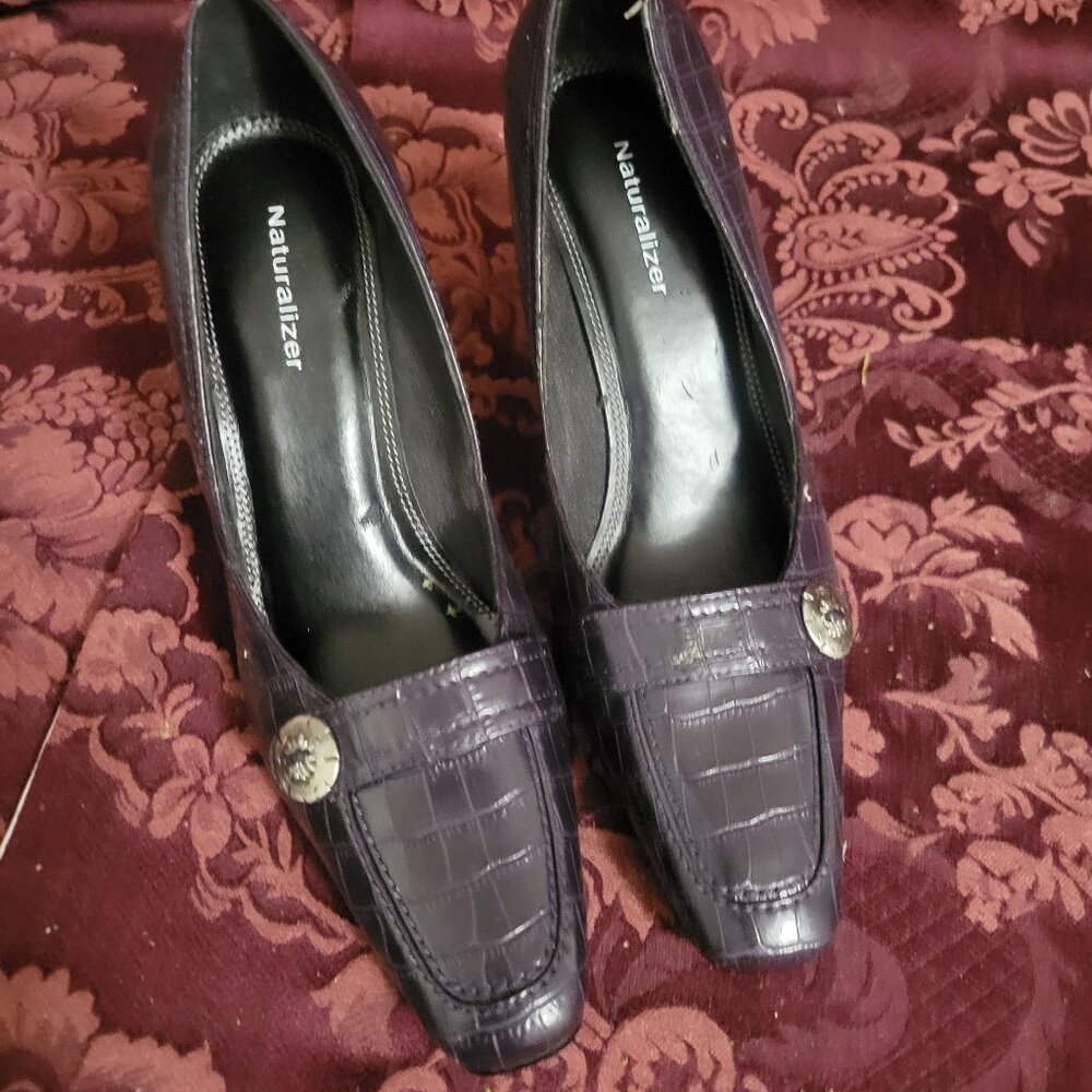 Naturalizer Navy Croco Heel Pumps 8.5
